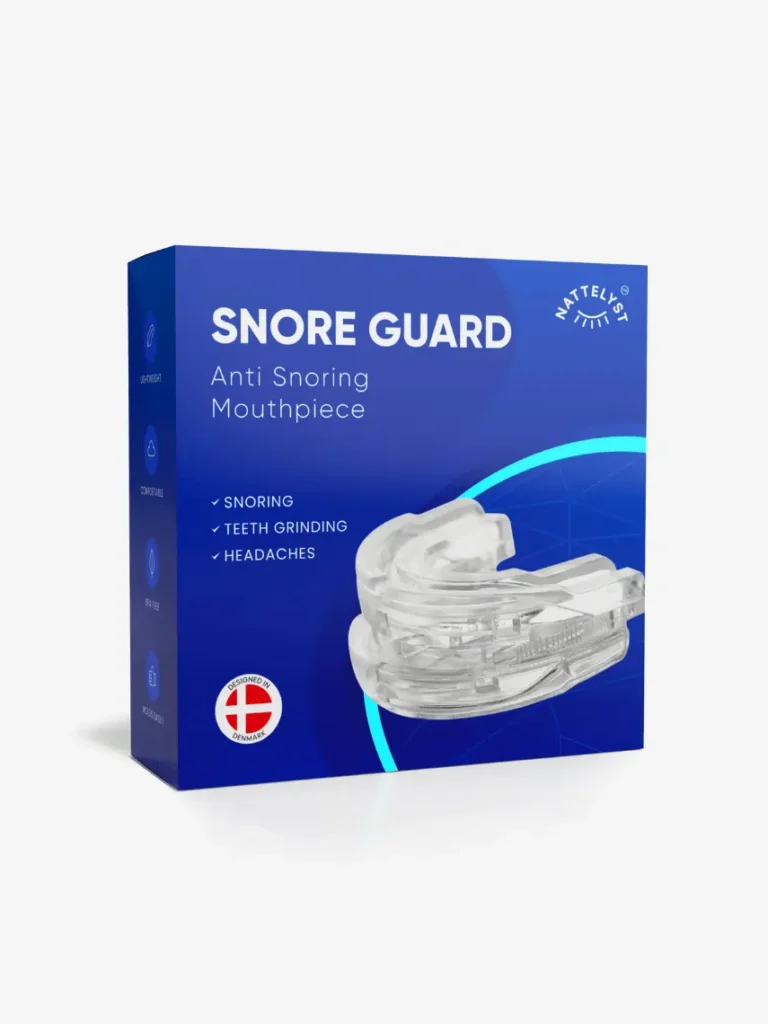 Snore Guard Schnarchschiene aus transparentem Material vor blauer Verpackung